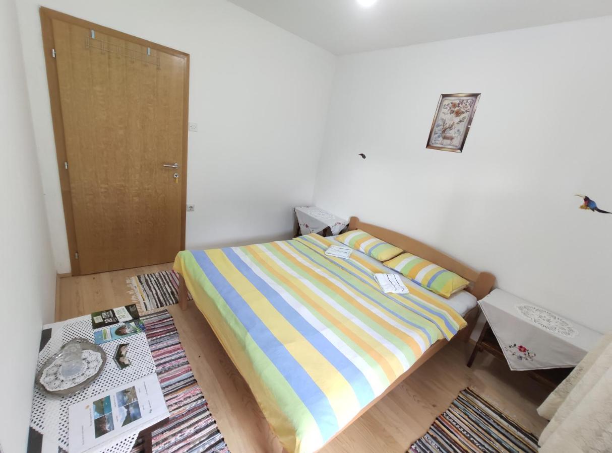 Privatni Smjestaj "Mratinje" Affittacamere Plužine Esterno foto