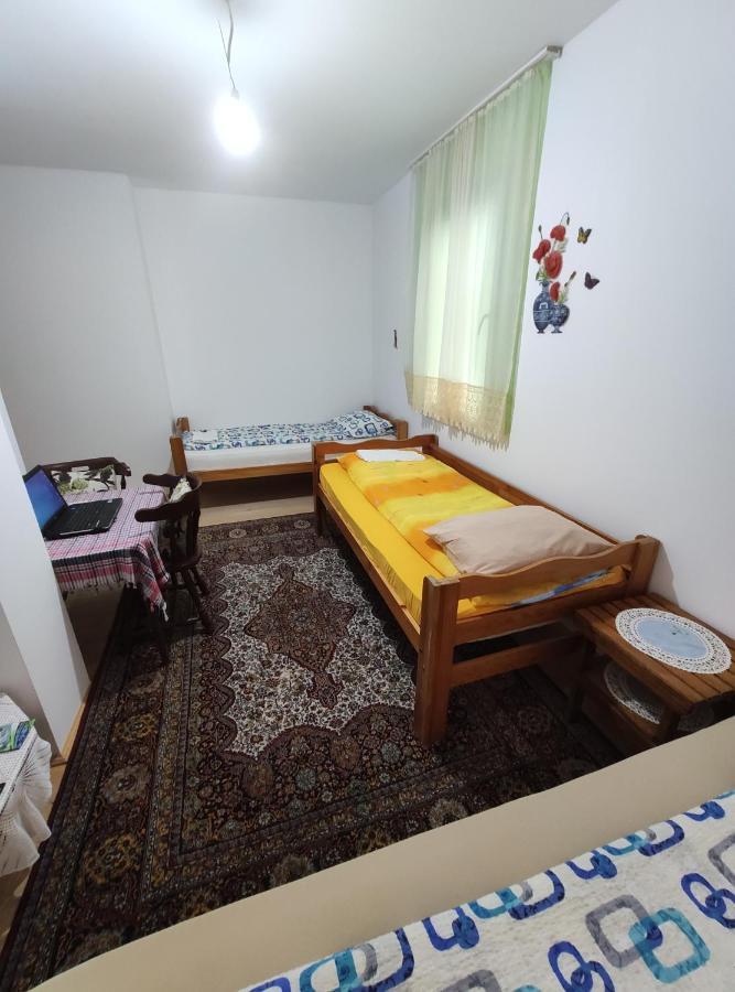 Privatni Smjestaj "Mratinje" Affittacamere Plužine Esterno foto