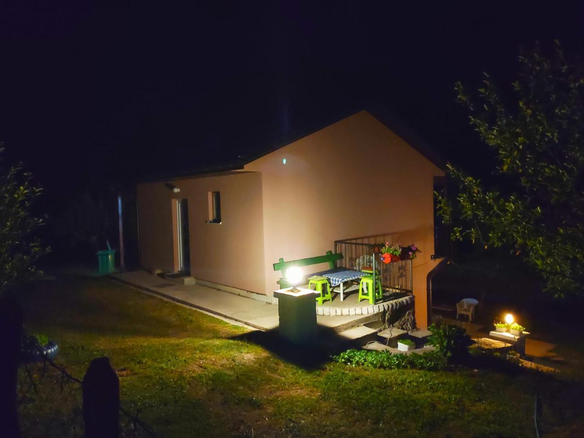 Privatni Smjestaj "Mratinje" Affittacamere Plužine Esterno foto