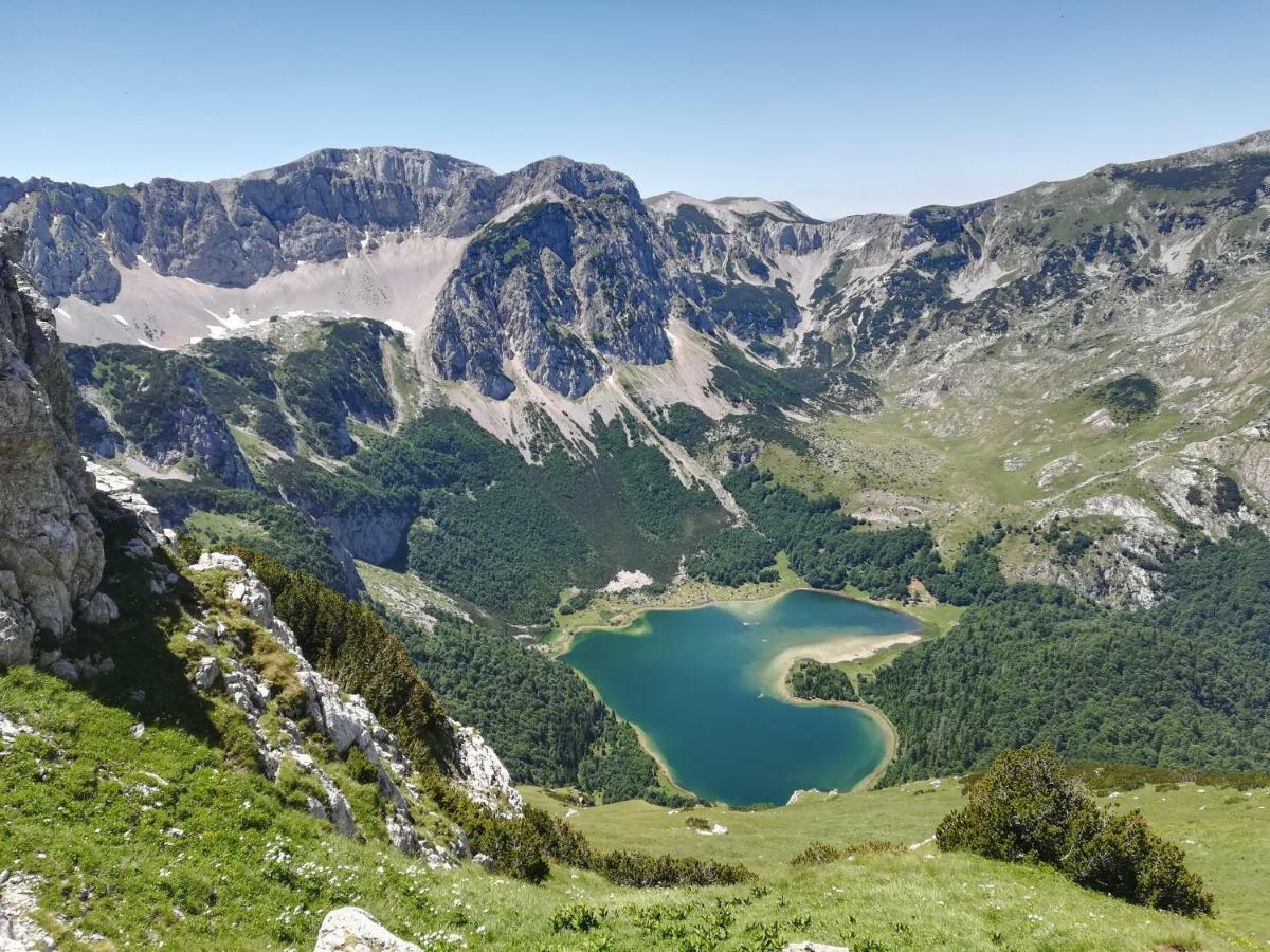 Privatni Smjestaj "Mratinje" Affittacamere Plužine Esterno foto